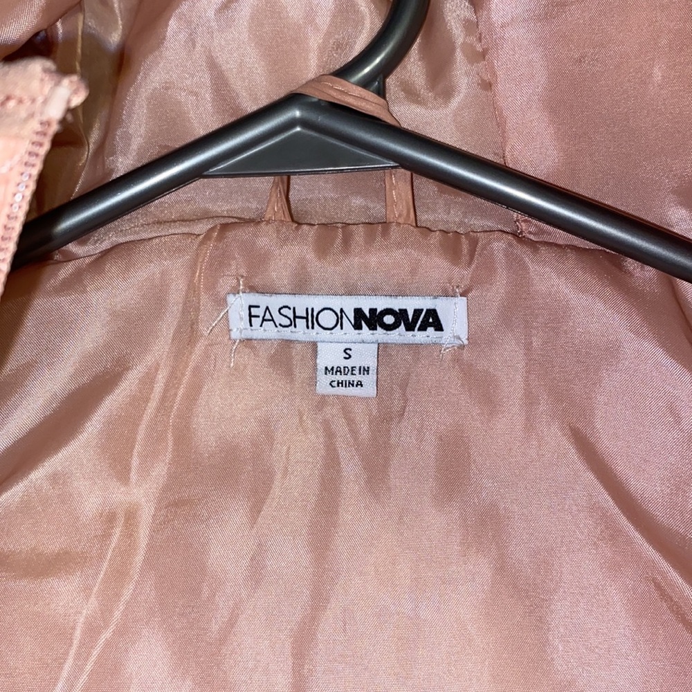 Pink puffer jacket - Picture 2 of 5